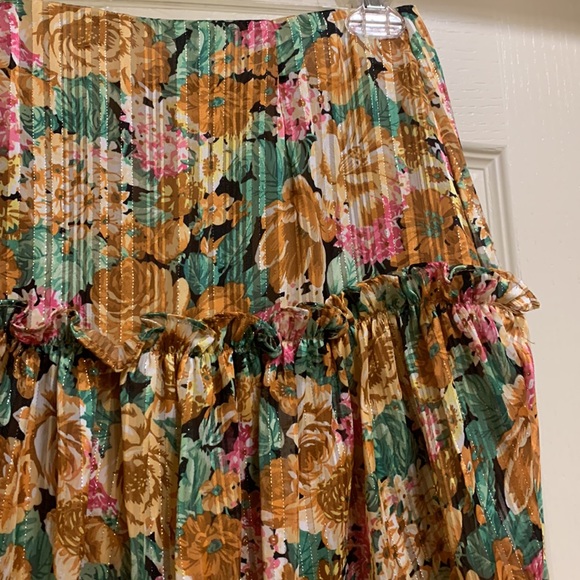 Skirt - Picture 2 of 2